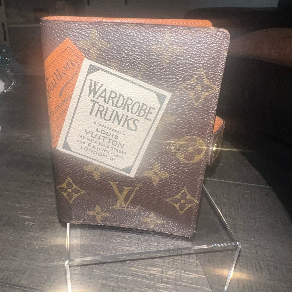 Rare!! Auth 2009 Louis Vuitton Limited Edition Monogram Trunks & Bags Agenda PM